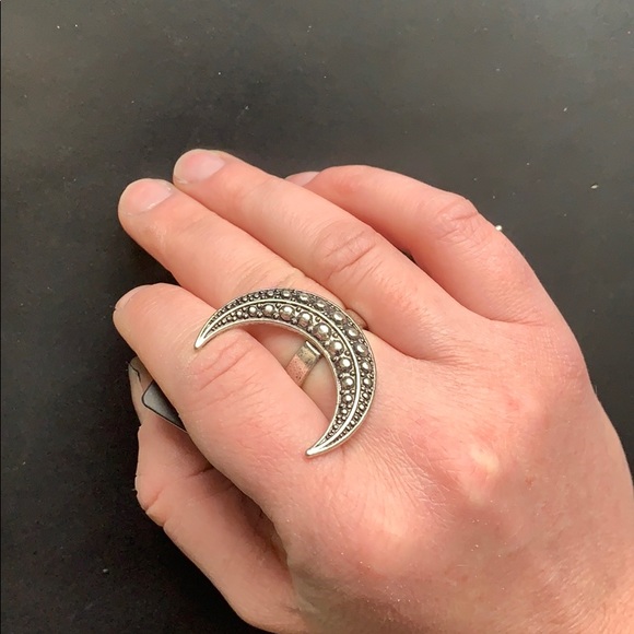 5 Rings- ⭐️ 🌙 - Picture 3 of 4